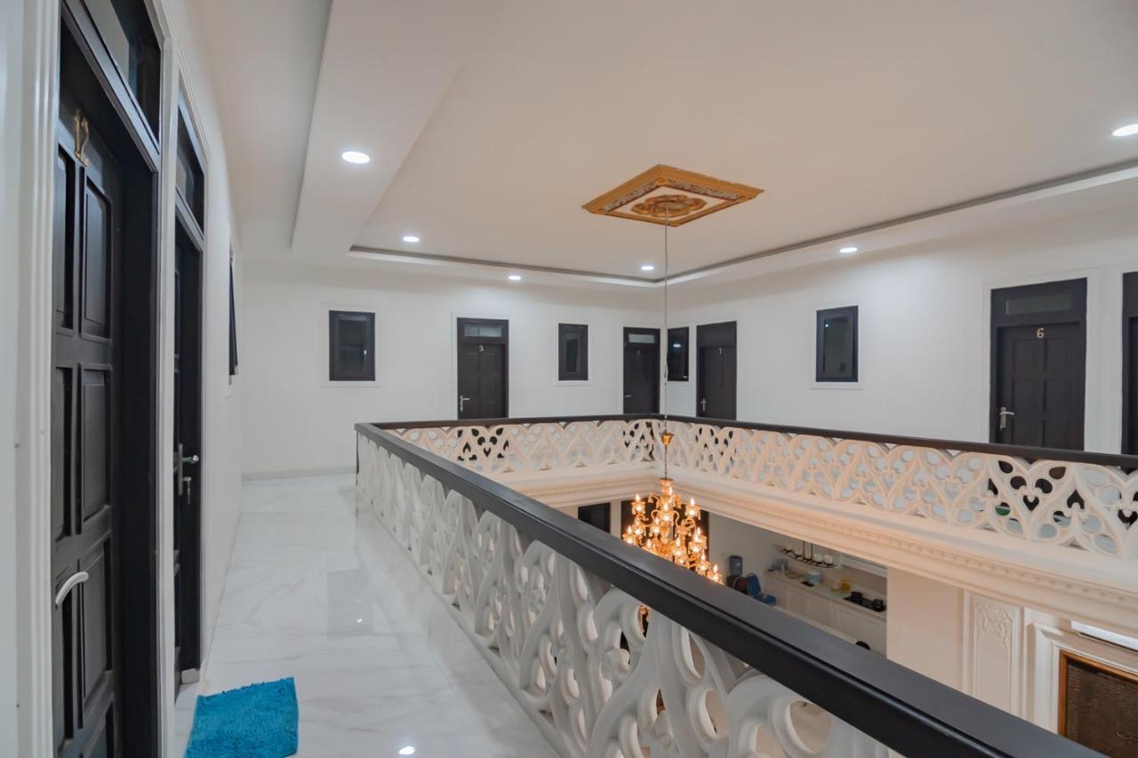 Family Homestay Syariah Cirebon Mitra Reddoorz Kültér fotó