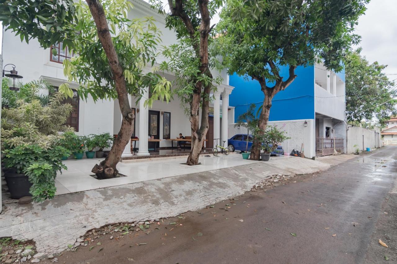 Family Homestay Syariah Cirebon Mitra Reddoorz Kültér fotó